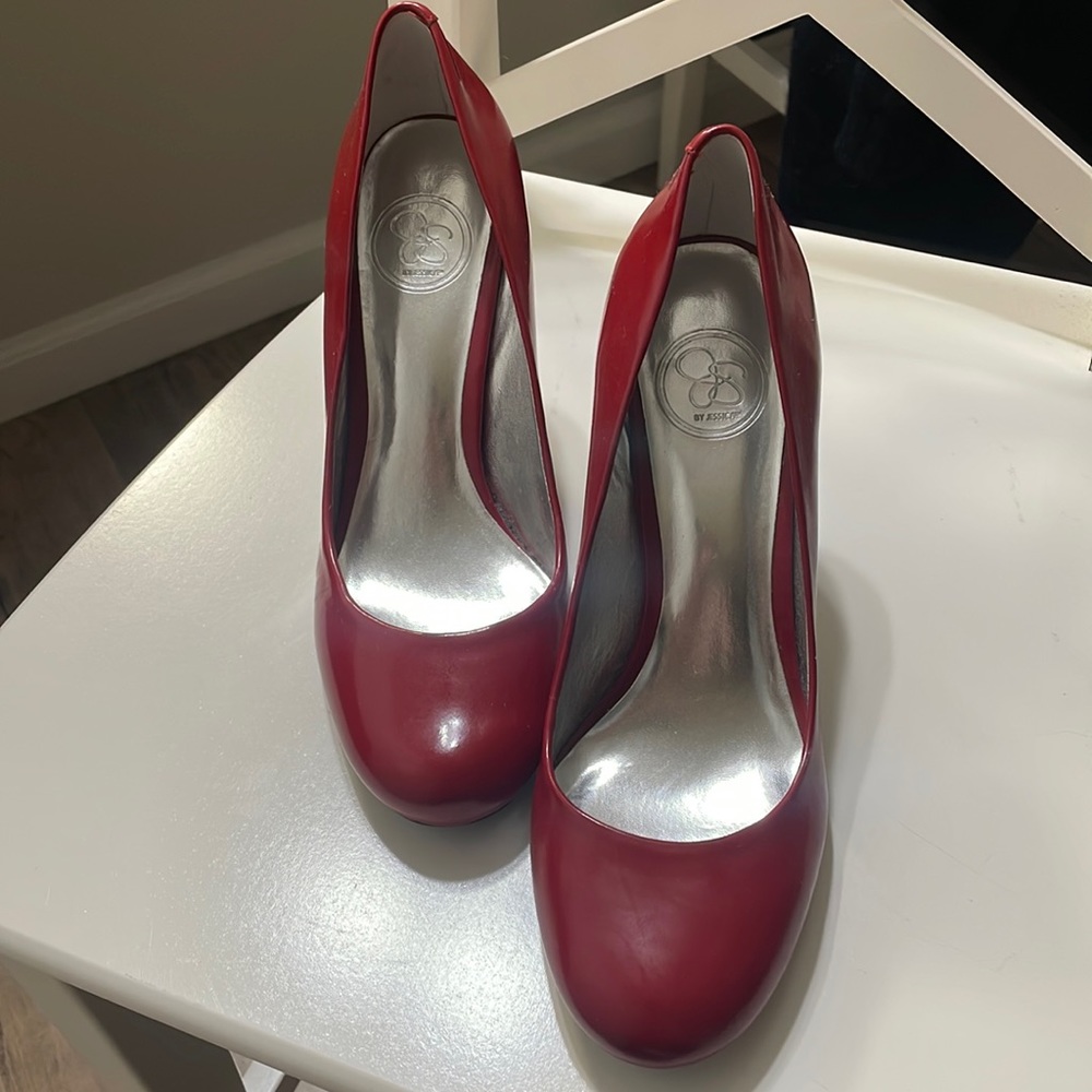 Jessica Simpson vintage round-toe red leather heels - Sz 9